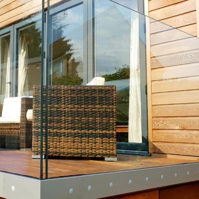 Vastgemaakt glasrail 4+4mm 5+5mm 6+6mm 8+8mm Tempered Glass Outdoor Railing Vastgemaakt glastrapbalustrade Makkelijk aan te passen