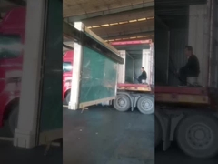 Hoe het glas in een container wordt geladen