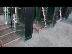 6 mm gehard glas met grondrandverwerking en boorgaten